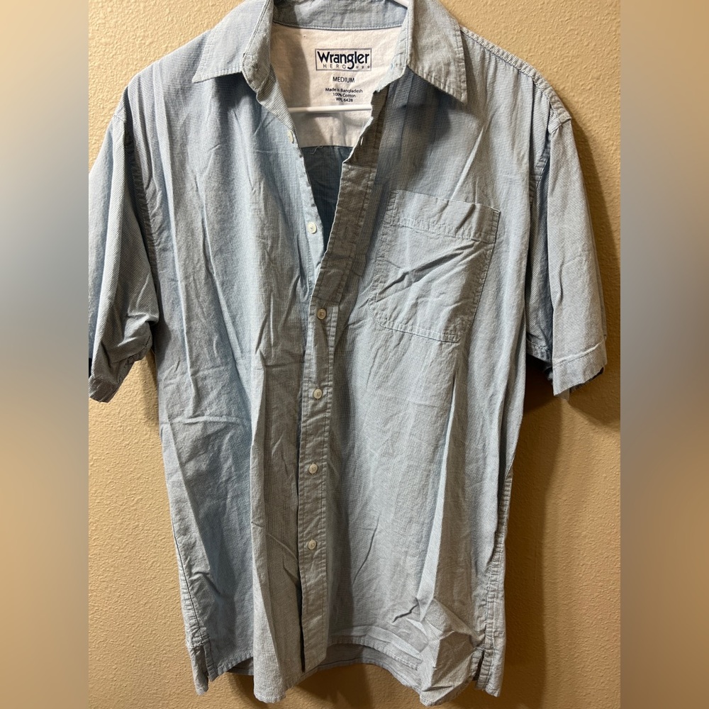 Wrangler Hero Blue Small Sleeve Button Down Dress Shirt Men’s Size Medium